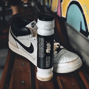 SNEAKERS CLEANER ON THE GO