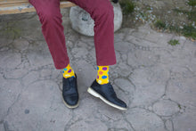 Load image into Gallery viewer, Men&#39;s Mixed Yellow Dot Socks